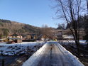 Poslední most přes Divokou Orlici v obci Litice nad Orlicí v době zimy.