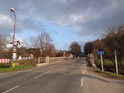 Silniční most přes Divokou Orlici, silnice I/11, pohled z pravého břehu od obce Helvíkovice na Žamberk.

